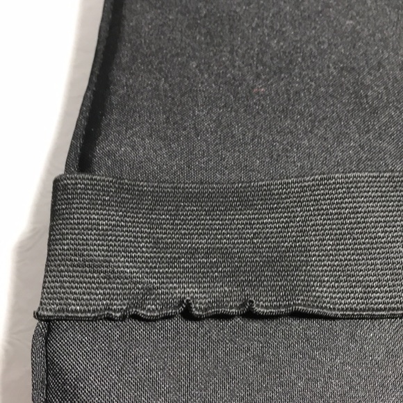 Fellowes Chair 15" Back Support Black Pad Model 80376 Triangle Shape - Picture 7 of 8